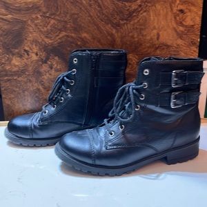 Wonder Nation Size 4 Black zip up Boots